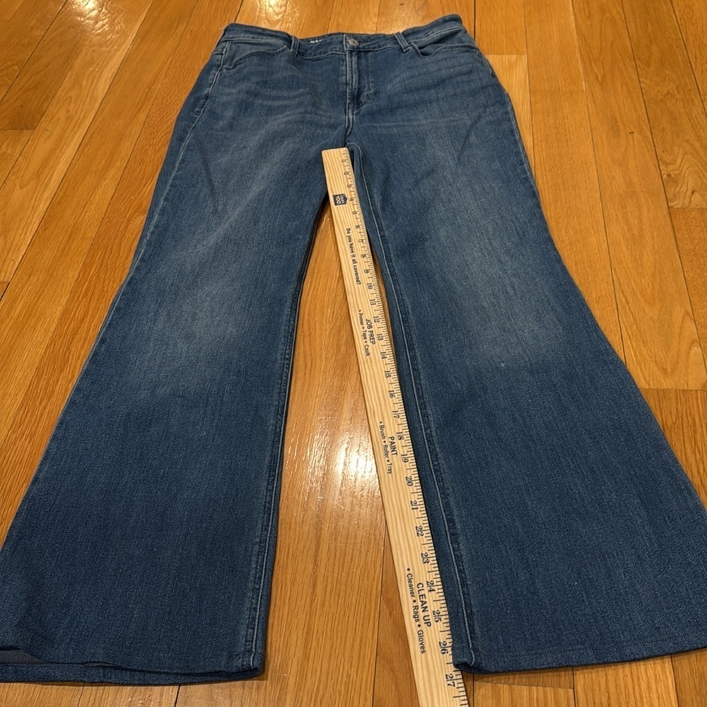 Old Navy women’s  high rise wow flare size 10 . - Picture 5 of 8